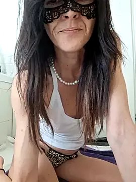 Freechat EmySkinny85 on StripChat