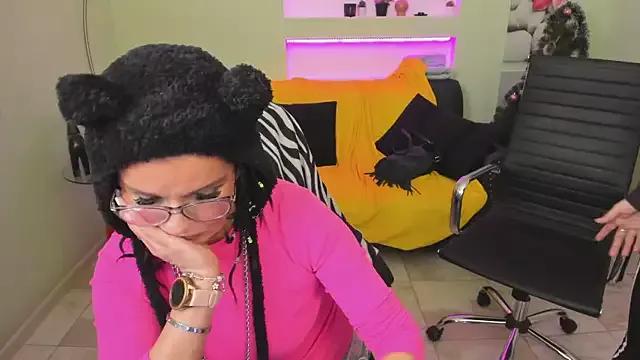 Freechat EricaAndPenelopa on StripChat