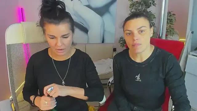 Freechat EricaAndPenelopa on StripChat