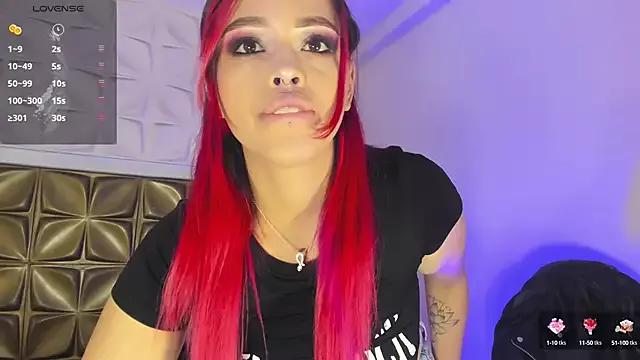 EvaaFoxxy1 on StripChat 