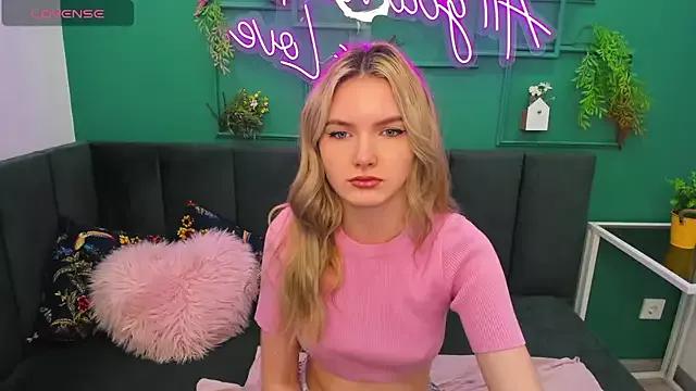 EvelineAmore on StripChat 
