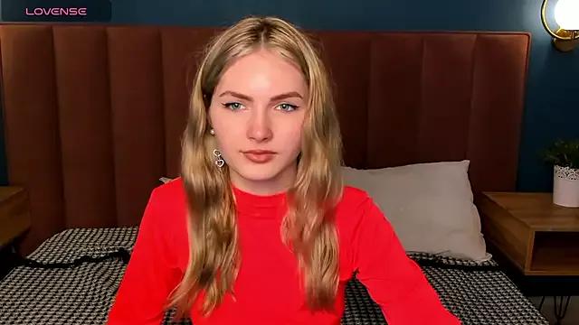 EvelineAmore on StripChat 