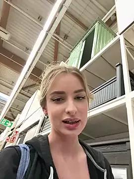 EvieEvans on StripChat 