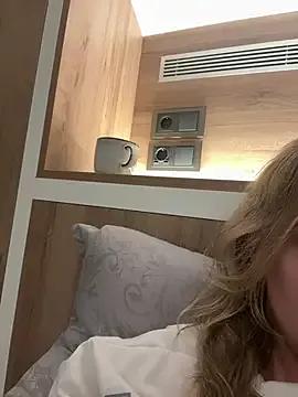 EvieEvans on StripChat 