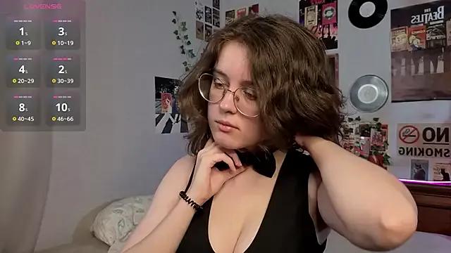 FalineChasey on StripChat 