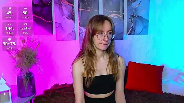 FalineEasterling on StripChat 
