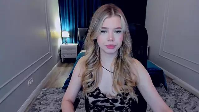 FollowLovee on StripChat 
