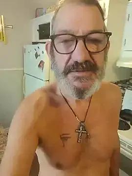 FoxDadBtm from StripChat