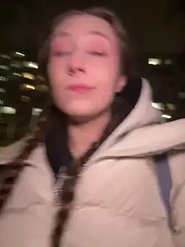 FroggyAnna on StripChat