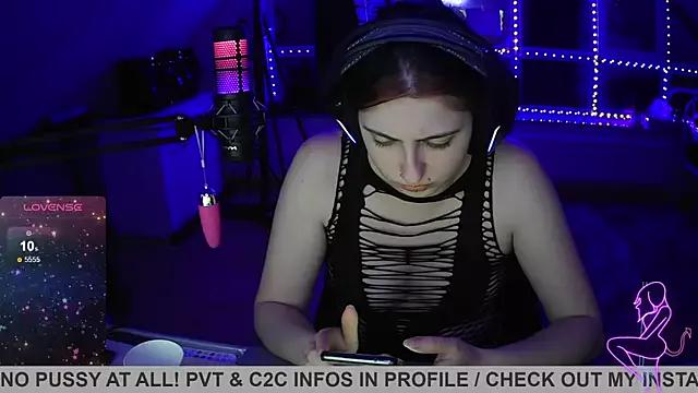 Freechat Gamergirl-Linela on StripChat