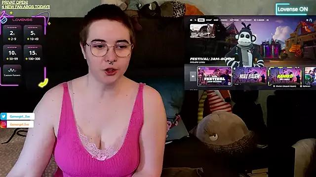 Freechat GamerGirl_Eve on StripChat