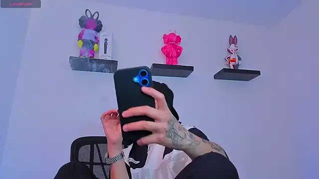 Gangster_Girl on StripChat