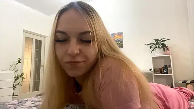 Explore StripChat's GingerMikos GingerMikos from StripChat