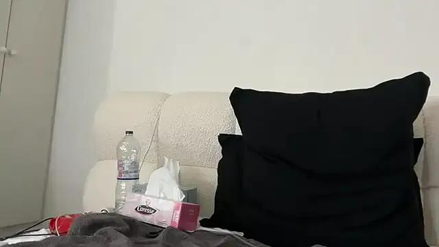 Try cute performer GiuliaDollx GiuliaDollx from StripChat