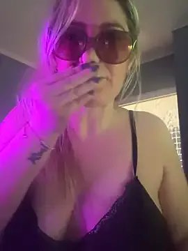 Granlady7 on StripChat