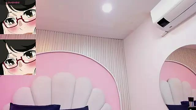 hinata_dolly on StripChat 