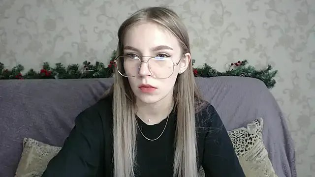 HitGyrl — show you my erotic lingerie set