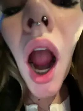 Freechat Holy_Tereza on StripChat