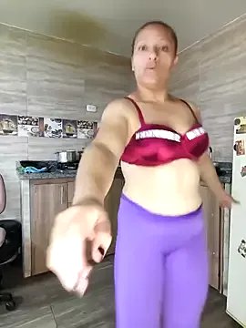 Freechat hotandfierylatinos2023 on StripChat