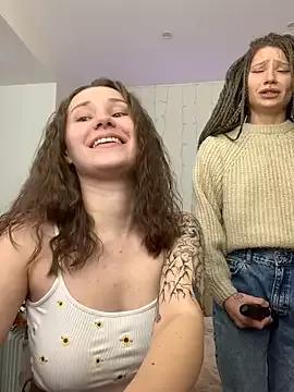 HotCaramellsTV on StripChat 