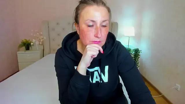 HotLiss on StripChat 
