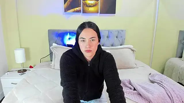 Freechat Icysweetcam on StripChat