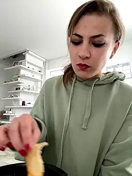 Freechat IsabellaEtha on StripChat