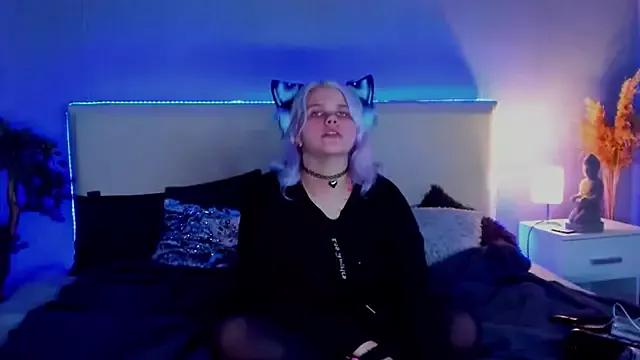 JoannLowe on StripChat 