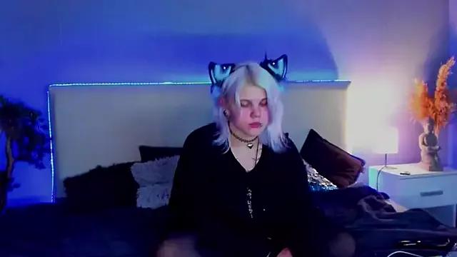 JoannLowe on StripChat 