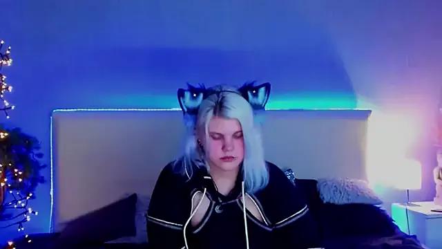 JoannLowe on StripChat 