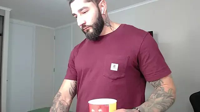 jonhklleyn on StripChat