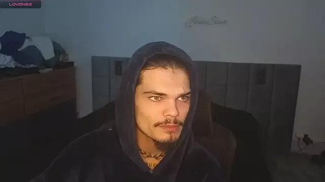 JordanShow on StripChat 