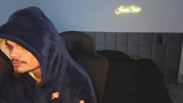 JordanShow on StripChat 