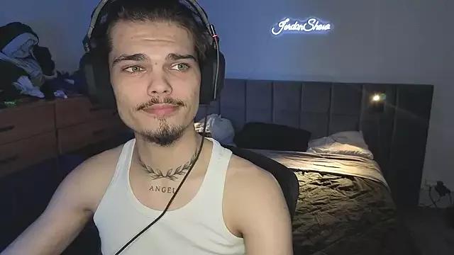 JordanShow on StripChat 