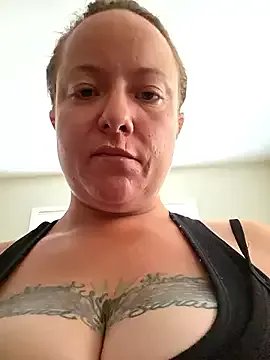 julimonroe on StripChat