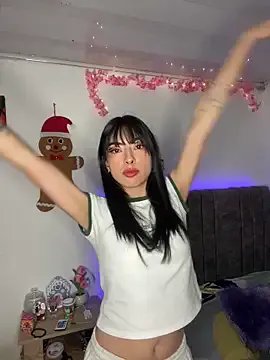 junorise23 — Oil show + naked