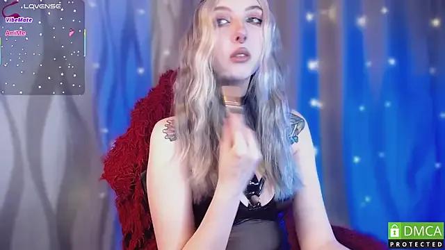 JustMeowGirl on StripChat