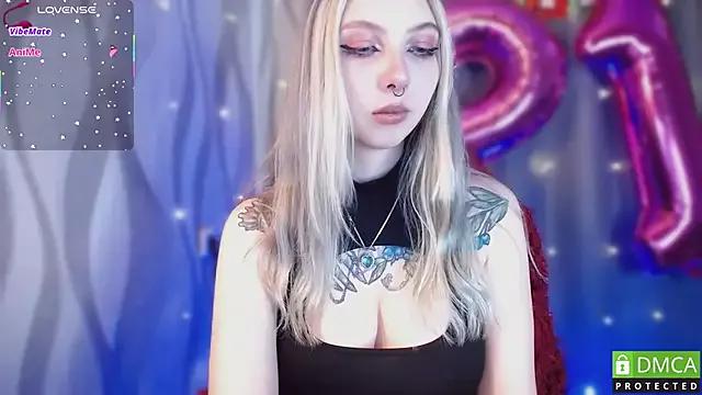 JustMeowGirl on StripChat