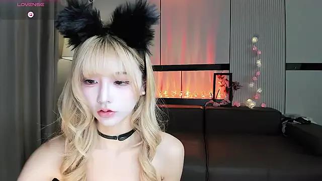 Kiki--2025 on StripChat