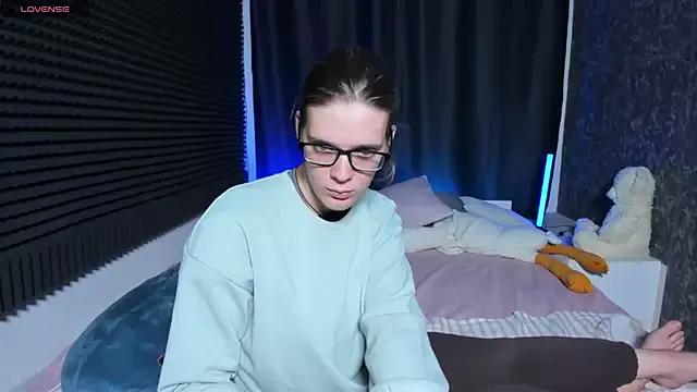 KIKI_Krash on StripChat 