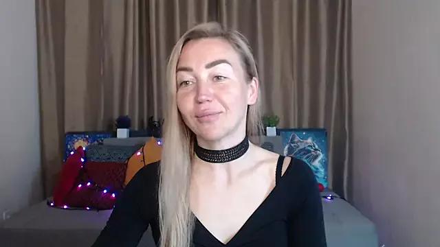 Kiss_julli88I on StripChat