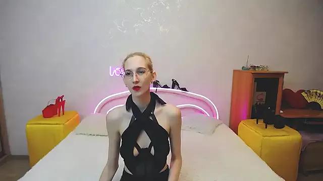 KlaryBrait on StripChat 