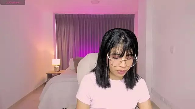 Freechat Kloee_brown on StripChat