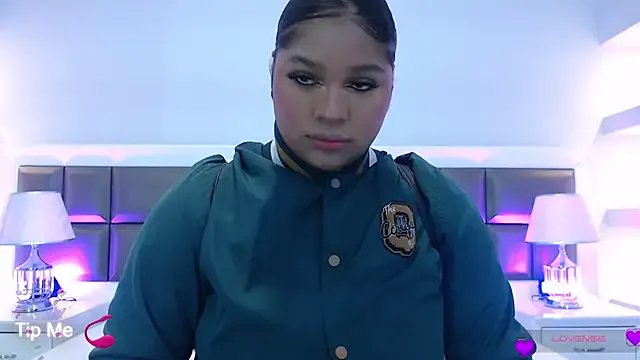 LennaEvans on StripChat 