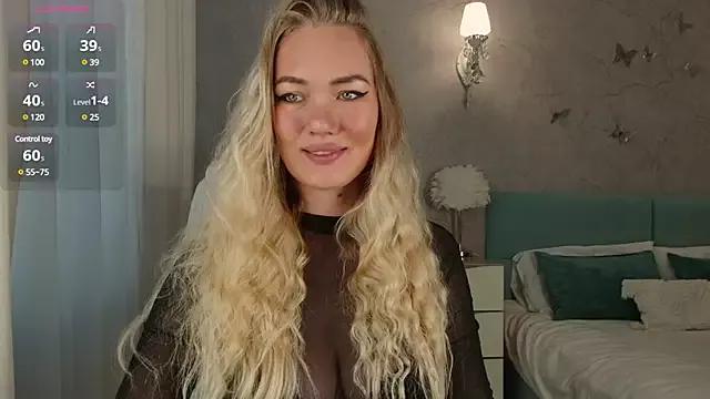 LianaCruz__ on StripChat