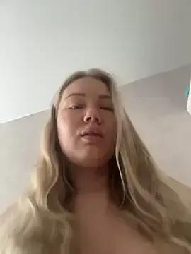 LianaCruz__ on StripChat