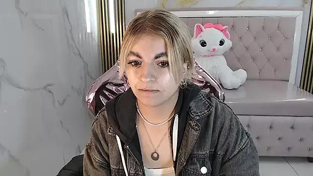lili_conor_s on StripChat 