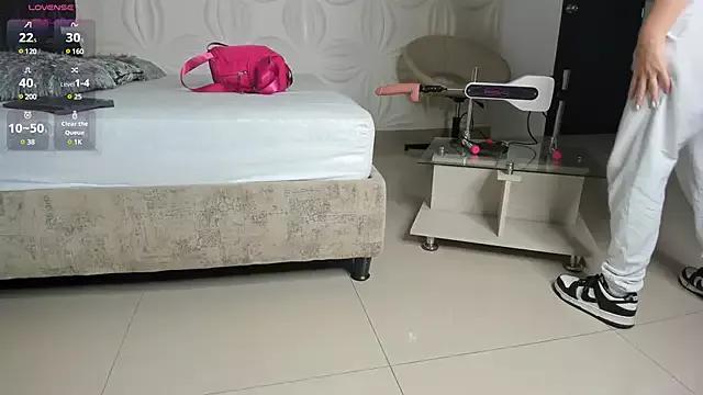 Lissa_Brow on StripChat 