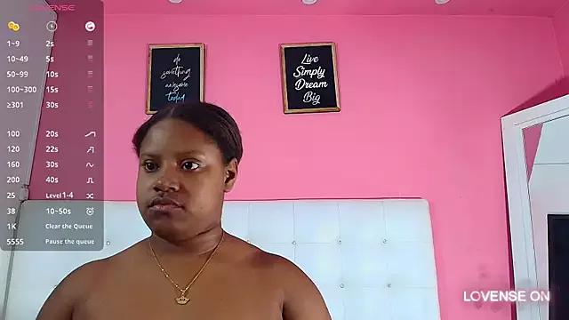 littlechocolatee_ on StripChat 
