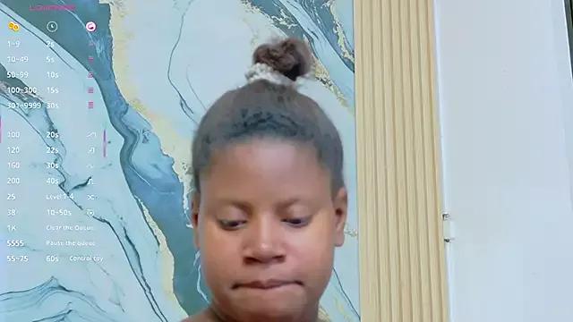 littlechocolatee_ on StripChat 